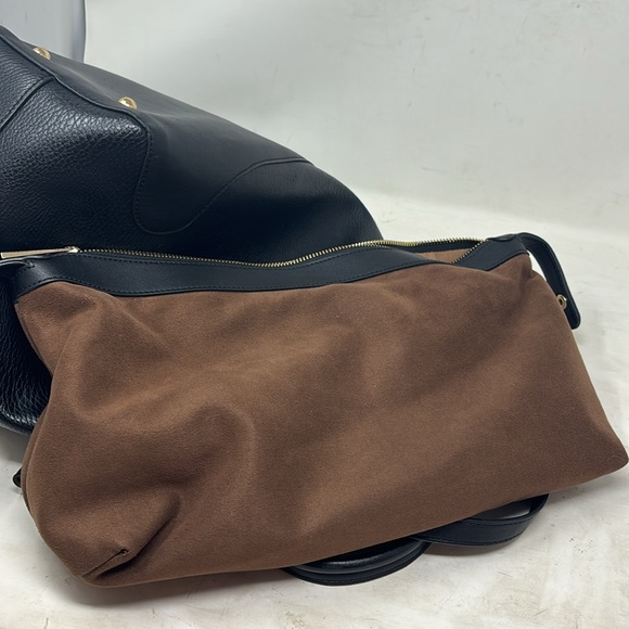 Sondra Robert’s Squared black pebbled leather shoulder bag with pouch - Picture 10 of 10